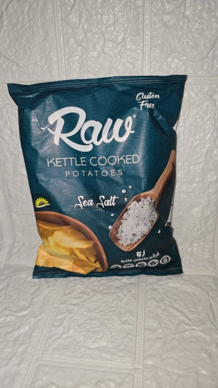 رقائق البطاطس Raw Kettle Cooked بملح البحر